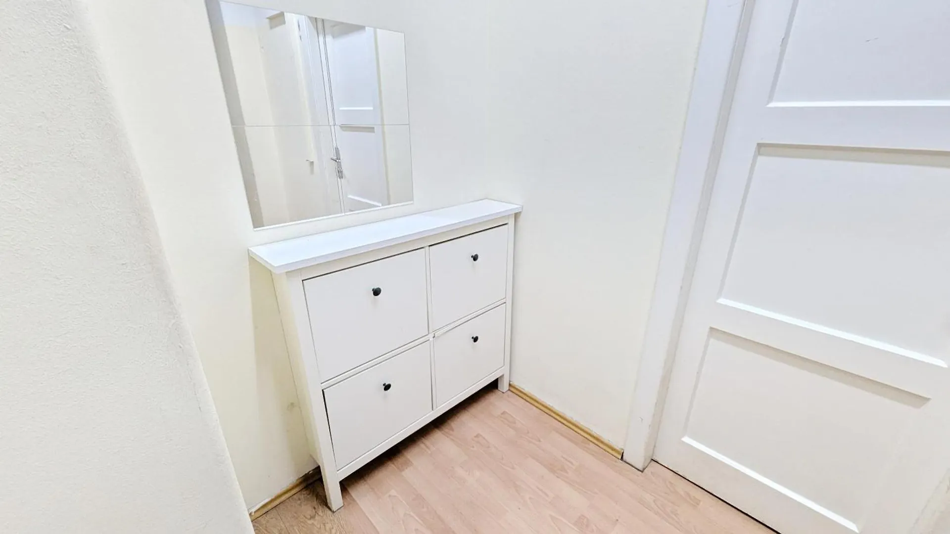 Spacious Apartments For Group Stays - 15 Min From Airport & City Center, 5 Min From Vienna Main-Bus Station Ez11