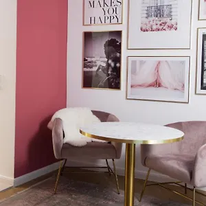 Nikolai Homes Appartement